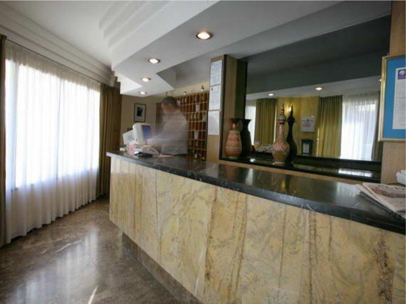 Kross Medina Azahara Torremolinos Exterior photo